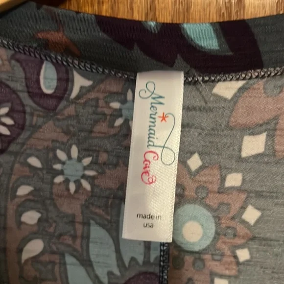 Multi colored tunic top - Picture 2 of 6